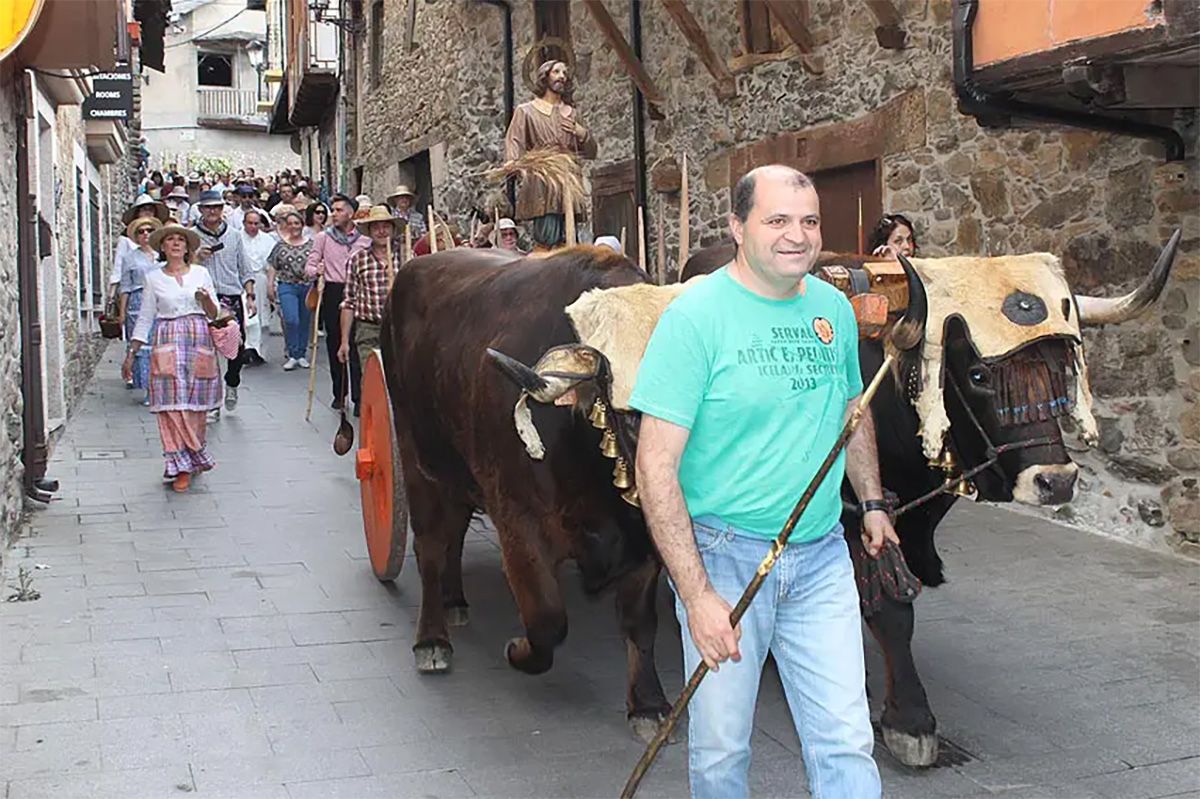 Molinaseca sacará a San Isidro tirado por bueyes para celebrar su fiesta con procesión y merienda popular 