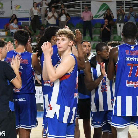 Baloncesto Clínica Ponferrada en un encuentro Baloncesto Clínica Ponferrada en un encuentro
