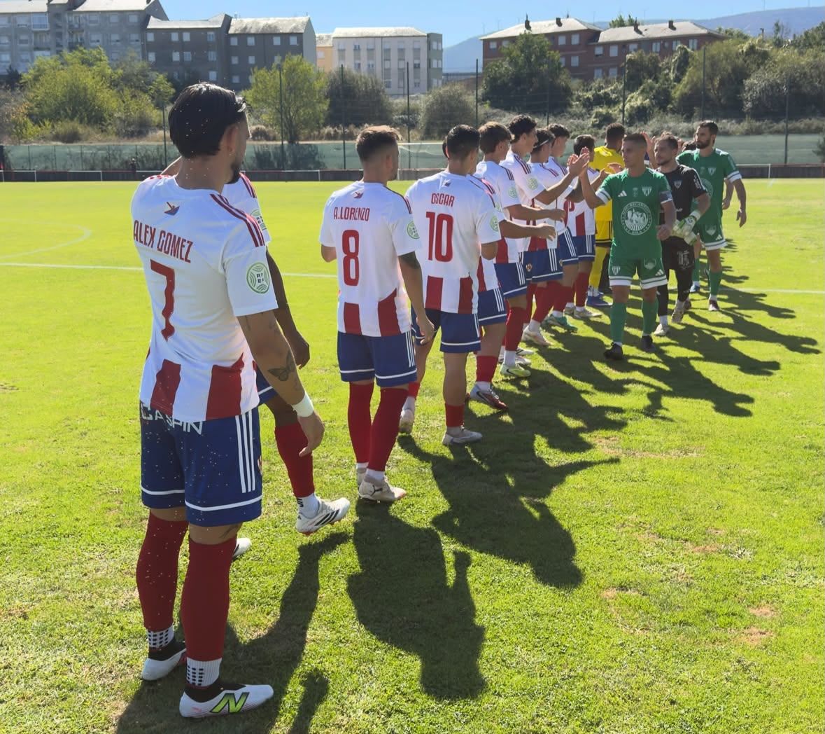 Instantes antes del inicio entre el Atlético Bembibre y el Mansillés Instantes antes del inicio entre el Atlético Bembibre y el Mansillés