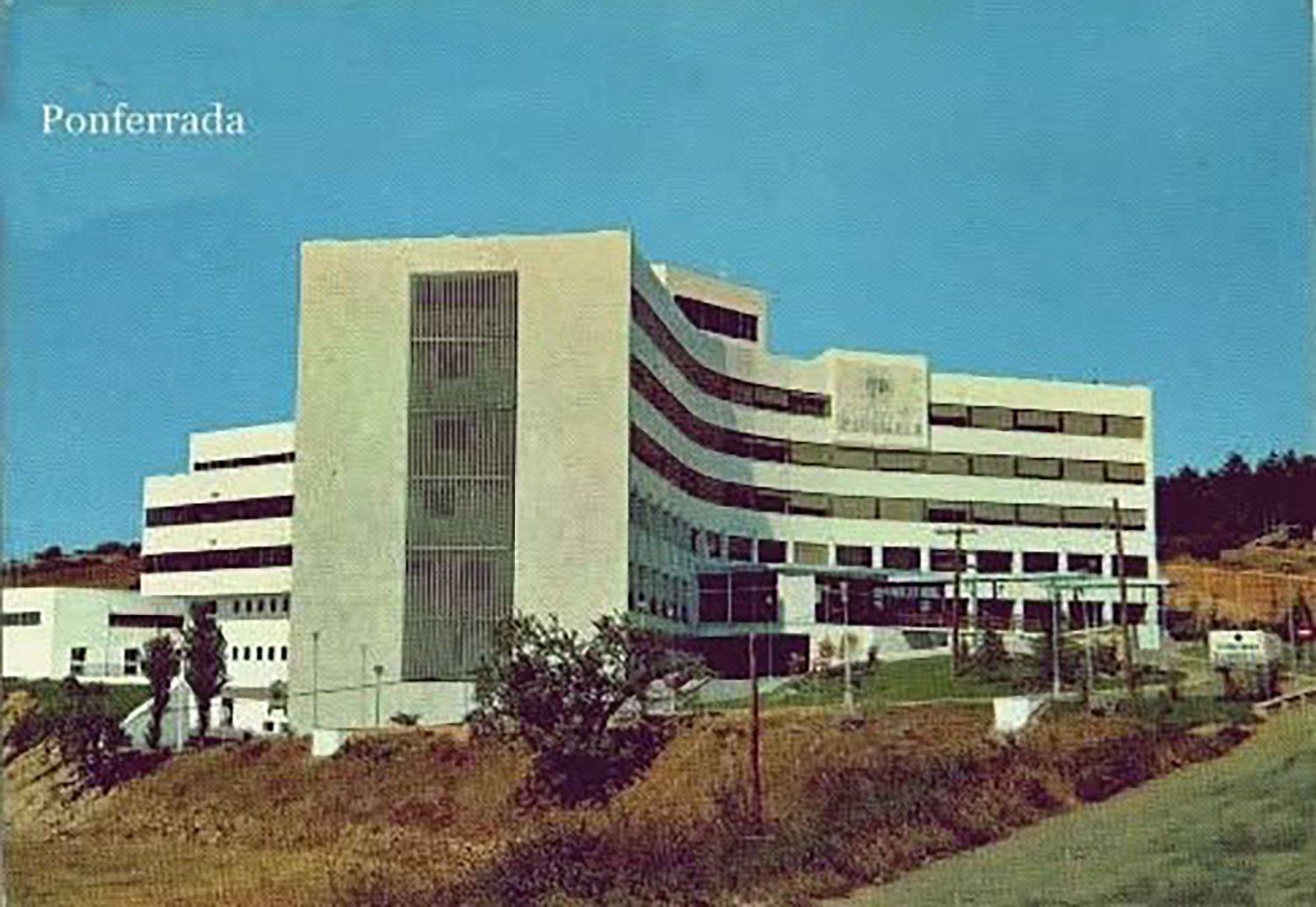 Antiguo Hospital Camino de Santiago de Ponferrada | Foto: Compartida por Eli Carracedo en el grupo de Facebook 'Fotos antiguas de Ponferrada y del Bierzo' Antiguo Hospital Camino de Santiago de Ponferrada | Foto: Compartida por Eli Carracedo en el grupo de Facebook 'Fotos antiguas de Ponferrada y del Bierzo'