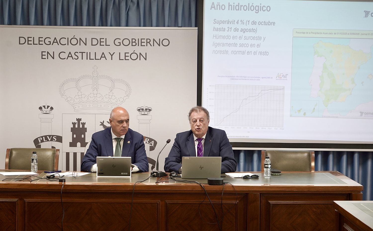 Miriam Chacón / ICAL. El delegado territorial de la Aemet en Castilla y León, Manuel Mora, acompañado por el subdelegado Jacinto Canales, comparece ante los medios para realizar un resumen climático del verano y la predicción estacional para el otoño Miriam Chacón / ICAL. El delegado territorial de la Aemet en Castilla y León, Manuel Mora, acompañado por el subdelegado Jacinto Canales, comparece ante los medios para realizar un resumen climático del verano y la predicción estacional para el otoño