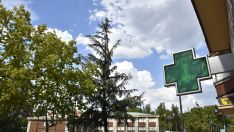 Ola de calor en Ponferrada marcado por una farmacia de zona alta | Foto: InfoBierzo Ola de calor en Ponferrada marcado por una farmacia de zona alta | Foto: InfoBierzo
