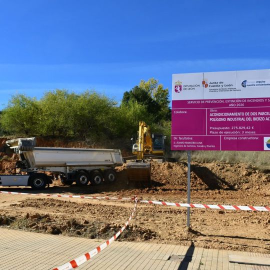 Obras del futuro parque de Bomberos de Bembibre | Foto: Dani Merino, InfoBierzo