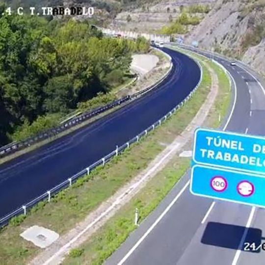 A6 a su paso por el túnel de Trabadelo