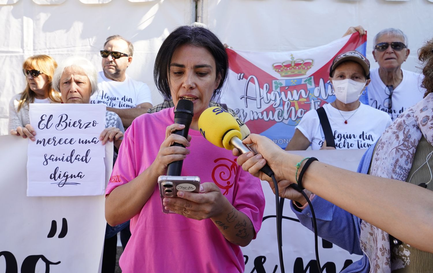 La Plataforma OncoBierzo celebra su concentración mensual para reclamar mejoras en la sanidad del Bierzo (1) | Foto: César Sánchez, ICAL La Plataforma OncoBierzo celebra su concentración mensual para reclamar mejoras en la sanidad del Bierzo (1) | Foto: César Sánchez, ICAL