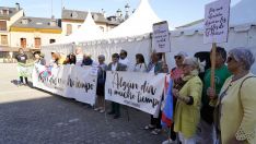 La Plataforma OncoBierzo celebra su concentración mensual para reclamar mejoras en la sanidad del Bierzo | Foto: César Sánchez, ICAL La Plataforma OncoBierzo celebra su concentración mensual para reclamar mejoras en la sanidad del Bierzo | Foto: César Sánchez, ICAL