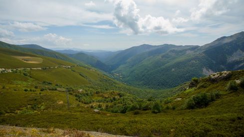 César Sánchez / ICAL. La localidad de Tejeira (León), situada en los Ancares Leoneses, de los que se cumple el XX Aniversario de la declaración como Reserva de la Biosfera