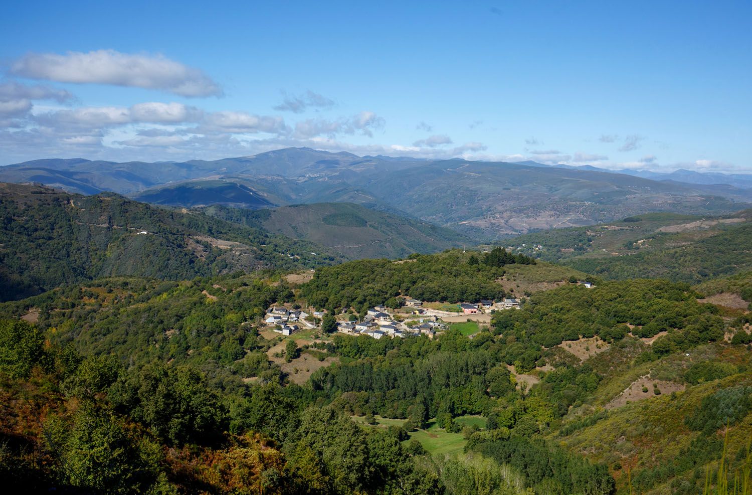 César Sánchez / ICAL. La localidad de Tejeira (León), situada en los Ancares Leoneses, de los que se cumple el XX Aniversario de la declaración como Reserva de la Biosfera César Sánchez / ICAL. La localidad de Tejeira (León), situada en los Ancares Leoneses, de los que se cumple el XX Aniversario de la declaración como Reserva de la Biosfera