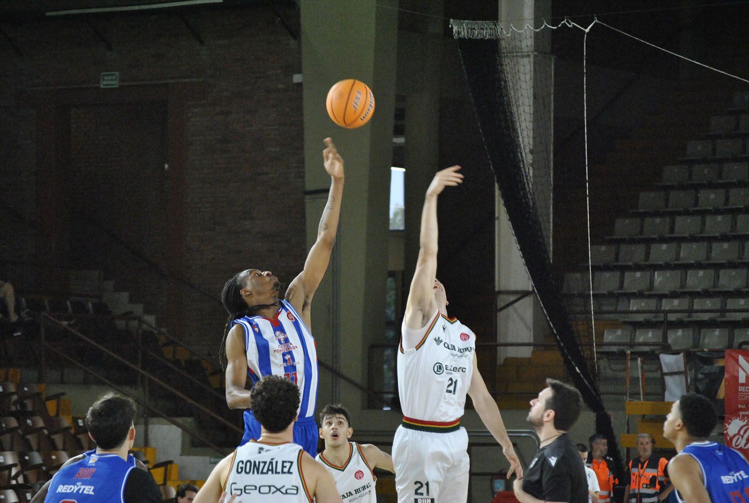 Derbi Clínica Ponferrada contra Cultural Leonesa | Foto: Norberto de la Mata Derbi Clínica Ponferrada contra Cultural Leonesa | Foto: Norberto de la Mata