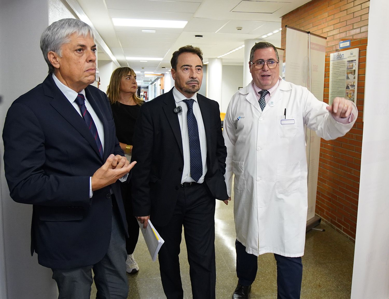 Seguimiento del Plan Asistencial de Garantía del Hospital El Bierzo Seguimiento del Plan Asistencial de Garantía del Hospital El Bierzo