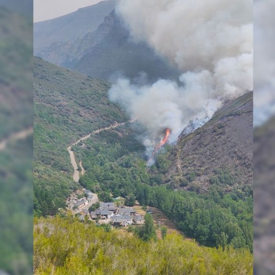 Incendio forestal en La Somoza Incendio forestal en La Somoza