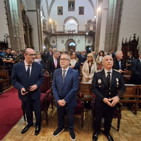 Misa en la Basílica de la Encina, por el Día de San Miguel Arcángel, patrón de la Policía Municipal | Clara Arias (InfoBierzo)