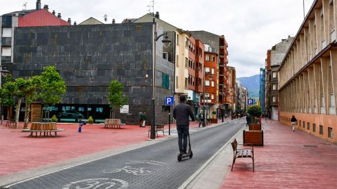 Patinete eléctrico por las calles de Ponferrada 