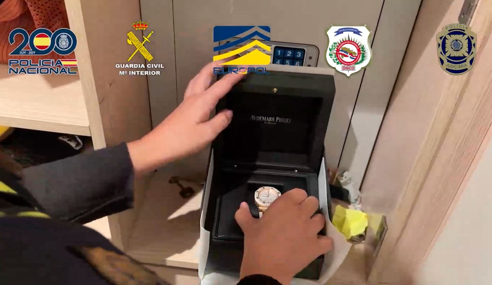 Dos detenidos en la provincia de León en una macrooperación internacional contra el narcotráfico y el blanqueo Dos detenidos en la provincia de León en una macrooperación internacional contra el narcotráfico y el blanqueo