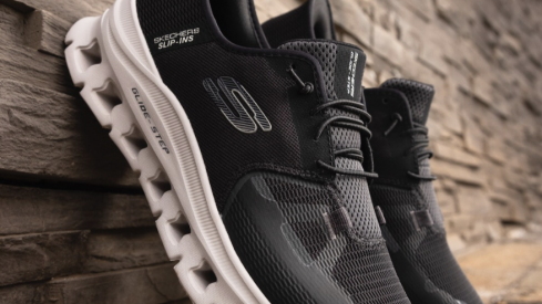 Zapatillas negras de tendencia para este otoño