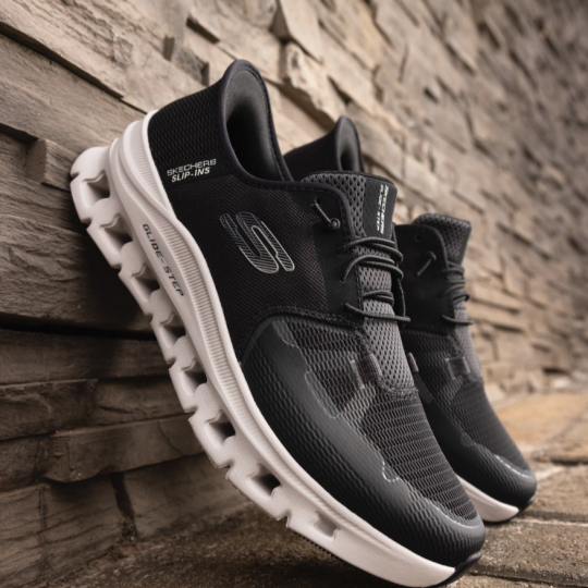Zapatillas negras de tendencia para este otoño Zapatillas negras de tendencia para este otoño