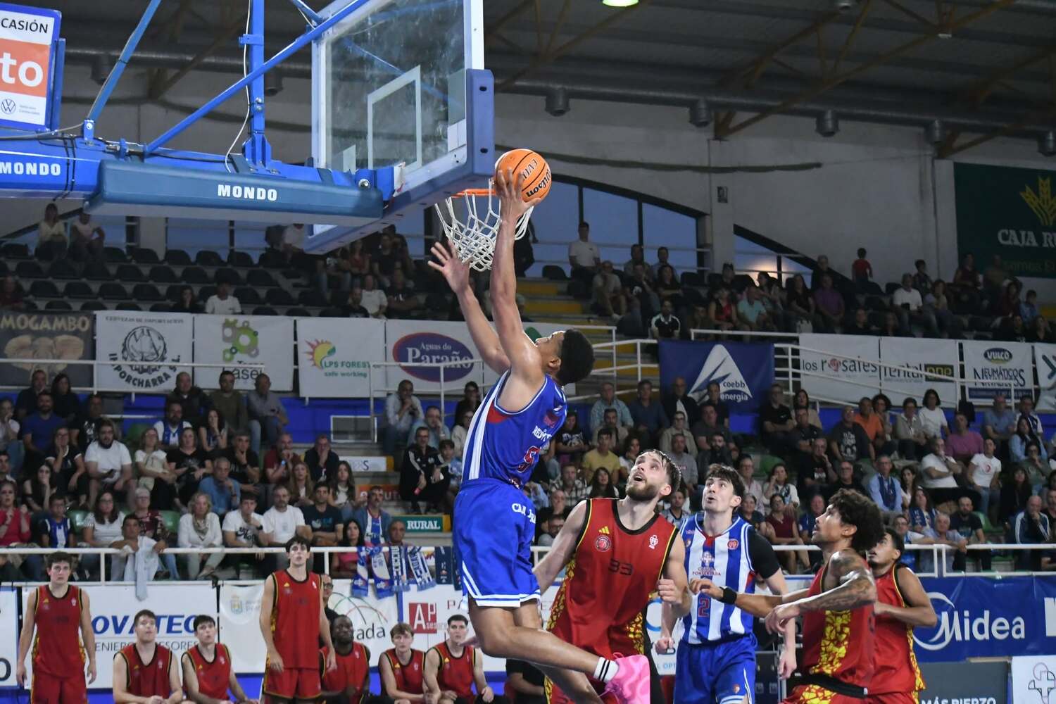Cameron Okeke en el primer partido de la Segunda FEB contra el SBA Cameron Okeke en el primer partido de la Segunda FEB contra el SBA