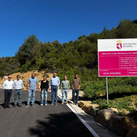 La carretera entre Ruitelán y La Braña (Vega de Valcarce) se ensancha tras una inversión de 300.000 euros La carretera entre Ruitelán y La Braña (Vega de Valcarce) se ensancha tras una inversión de 300.000 euros