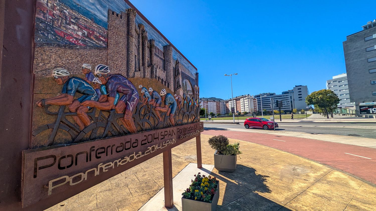 Descubierto el mural en honor al Mundial de Ciclismo de Ponferrada (3) | Foto: Dani Merino, InfoBierzo Descubierto el mural en honor al Mundial de Ciclismo de Ponferrada (3) | Foto: Dani Merino, InfoBierzo