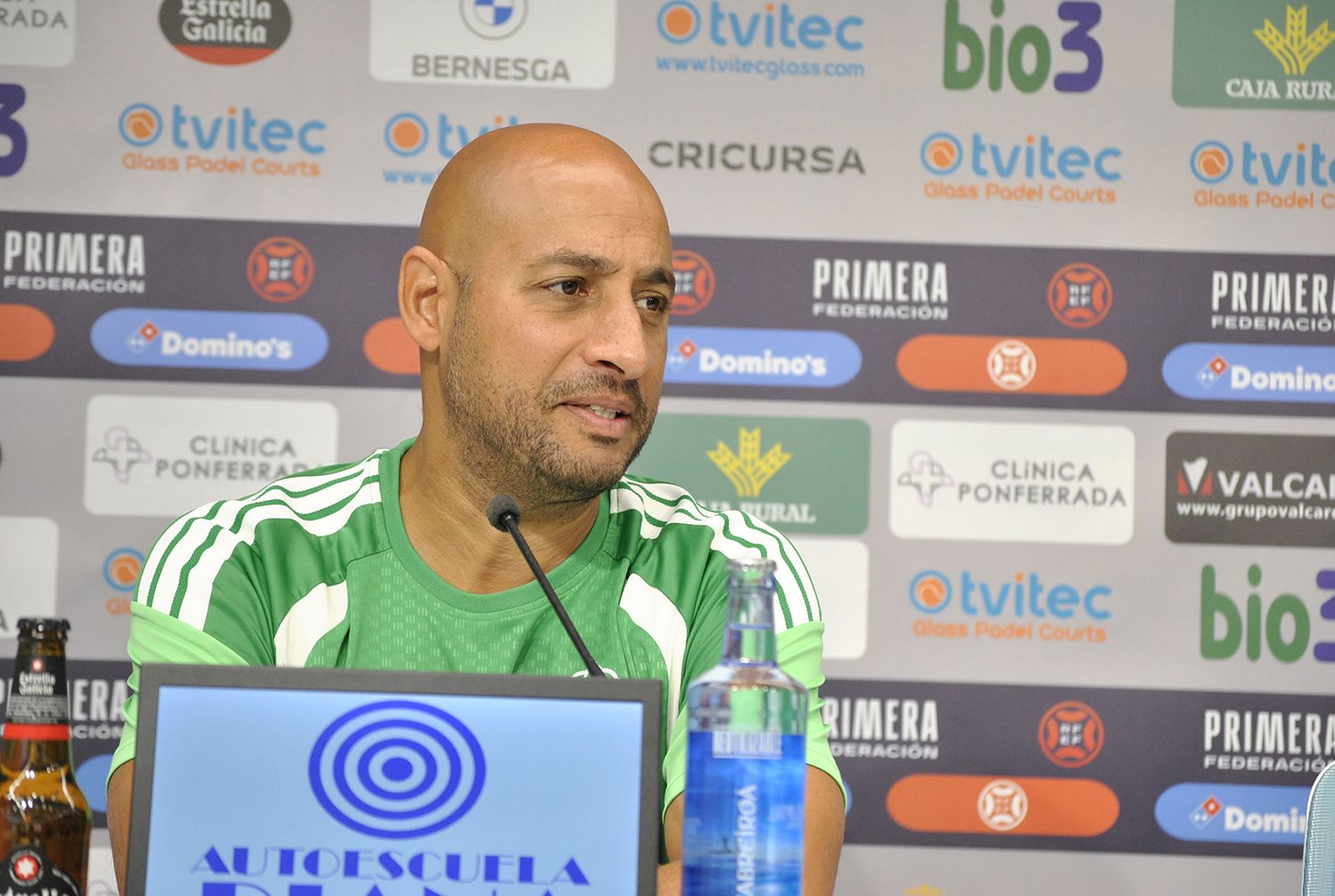 El entrenador de la Ponferradina, Mehdi Nafti, durante la rueda de prensa de este viernes El entrenador de la Ponferradina, Mehdi Nafti, durante la rueda de prensa de este viernes