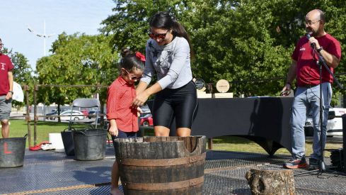 Concurso de pisada de uva del Ponfevin en La Rosaleda (3)