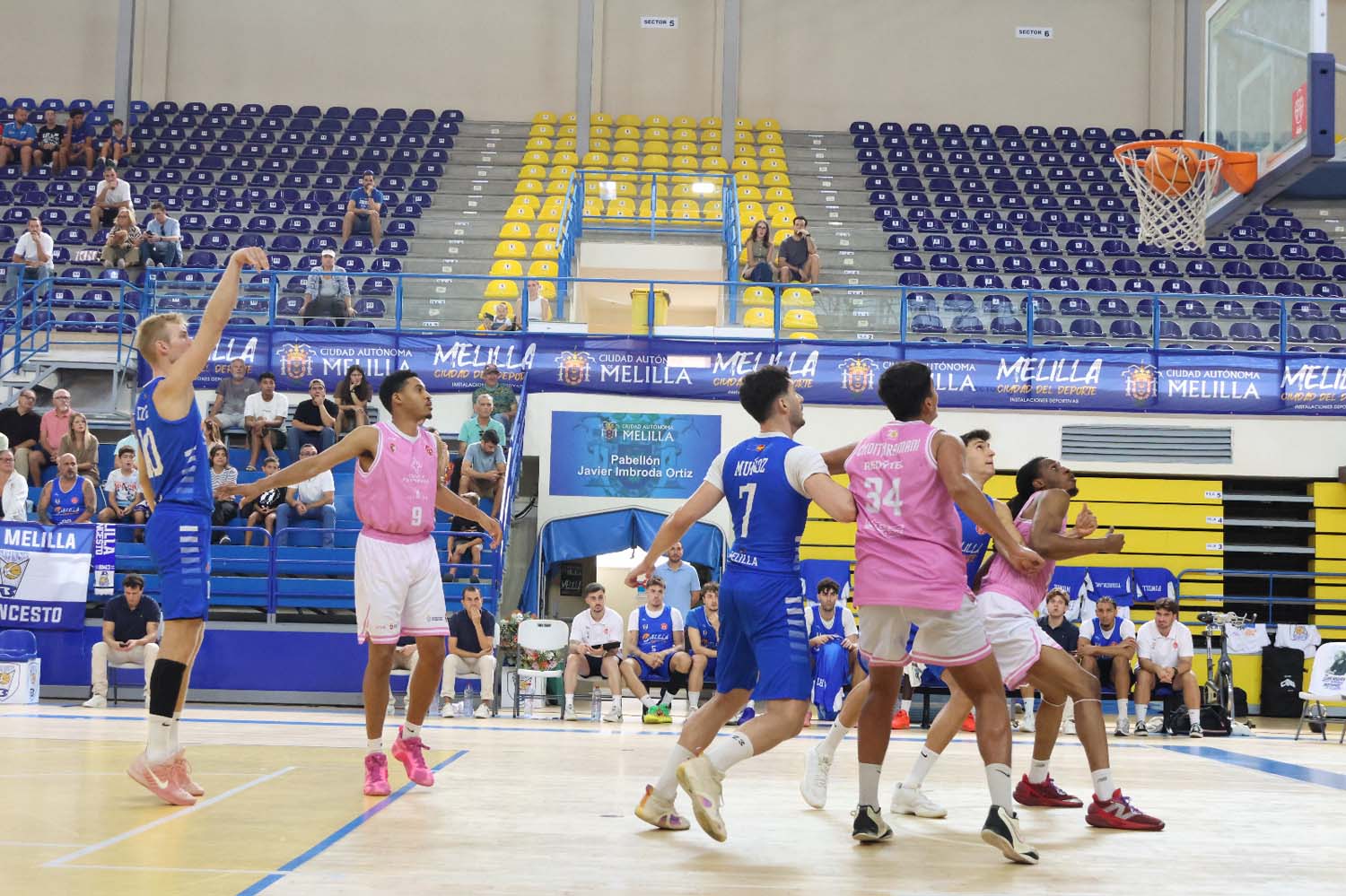Partido entre el Clínica Ponferrada y el Melilla (2) Partido entre el Clínica Ponferrada y el Melilla (2)