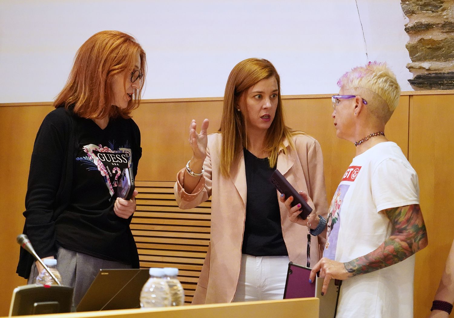 César Sánchez / ICAL. La secretaria federal de enseñanza de UGT, Beatriz García (C), durante las jornadas formativas sobre negociación colectiva en el sector que se celebran en Ponferrada