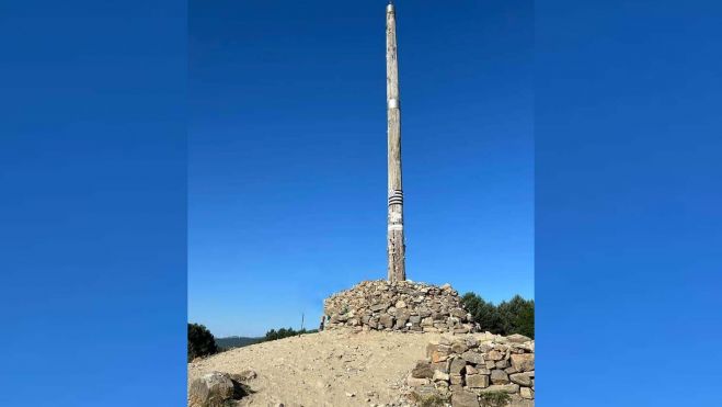 La Cruz de Ferro se prepara para recuperar su histórico montículo de piedras y blindará el entorno frente al deterioro La Cruz de Ferro se prepara para recuperar su histórico montículo de piedras y blindará el entorno frente al deterioro