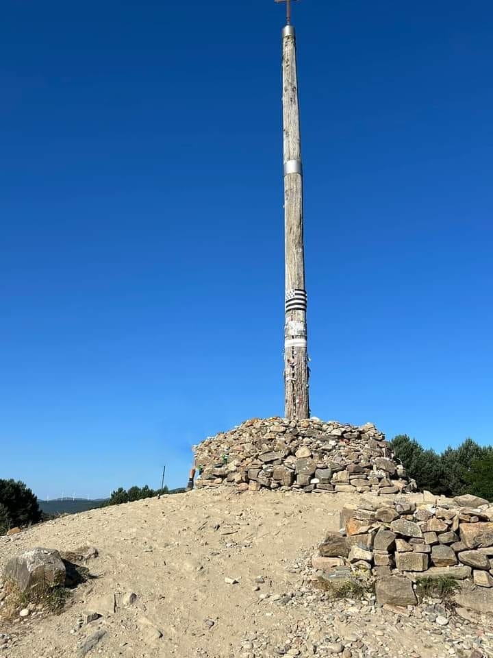 El paraje de la Cruz de Ferro en una de sus últimas modificaciones. Imagen de uso libre