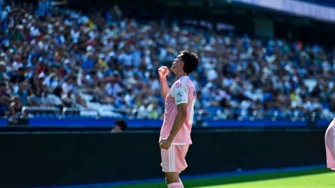 Arturo Molina celebra un gol frente al Deportivo Fabril Arturo Molina celebra un gol frente al Deportivo Fabril