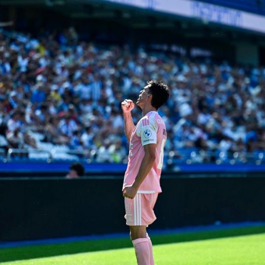 Arturo Molina celebra un gol frente al Deportivo Fabril Arturo Molina celebra un gol frente al Deportivo Fabril