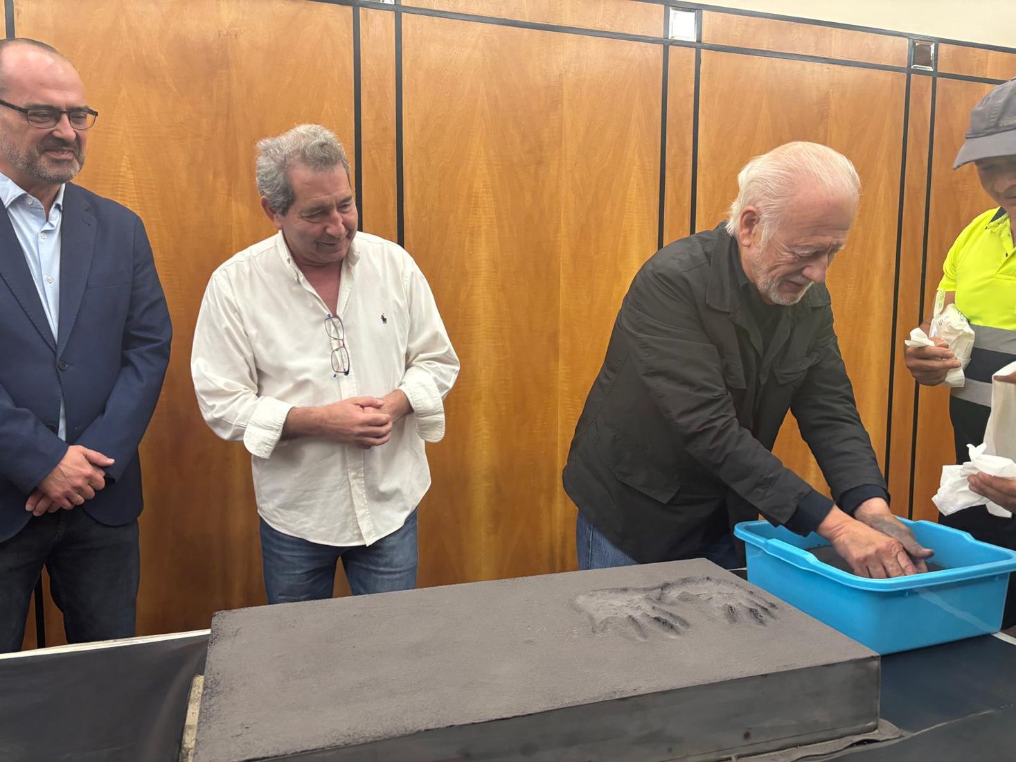 El actor Juan Echanove deja sus huellas en el Teatro Bergidum de Ponferrada (4) | Foto: Iris López, InfoBierzo