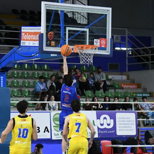 Los partidos del Clínica Ponferrada serán de pago en BalONcesto TV | Foto: Ginés Alonso