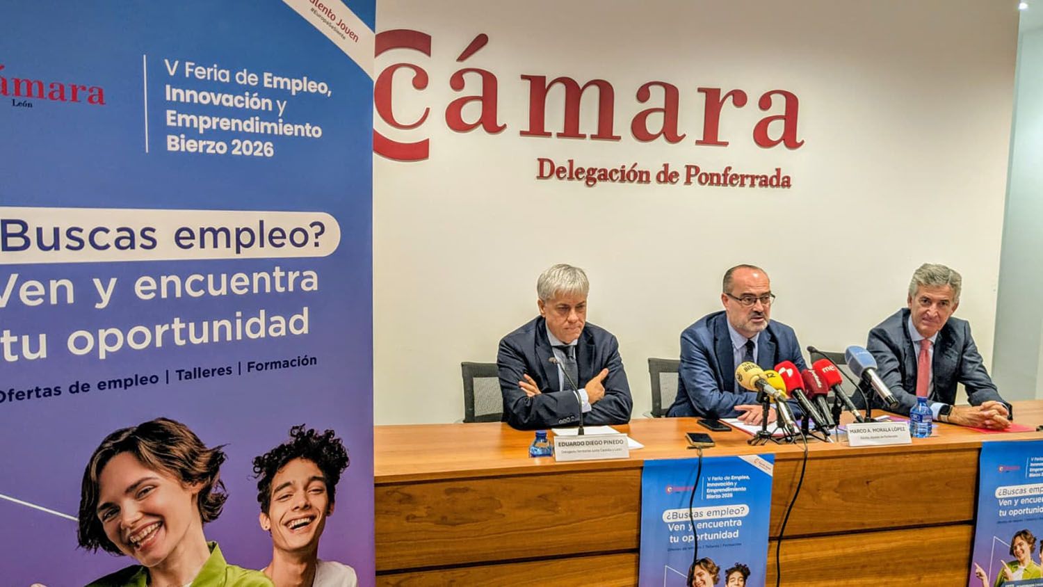 Marco Morala (C), alcalde de Ponferrada, Eduardo Diego (I), delegado territorial de la Junta de Castilla y León en León y Javier Sanz (D), secretario general de la Cámara de Comercio de León | Foto: Dani Merino, InfoBierzo Marco Morala (C), alcalde de Ponferrada, Eduardo Diego (I), delegado territorial de la Junta de Castilla y León en León y Javier Sanz (D), secretario general de la Cámara de Comercio de León | Foto: Dani Merino, InfoBierzo