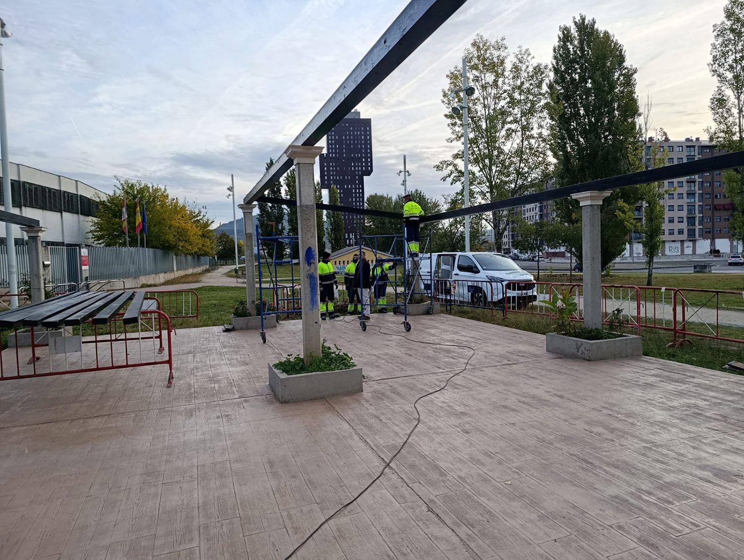 Renovación de la pérgola del Parque del Oeste Renovación de la pérgola del Parque del Oeste