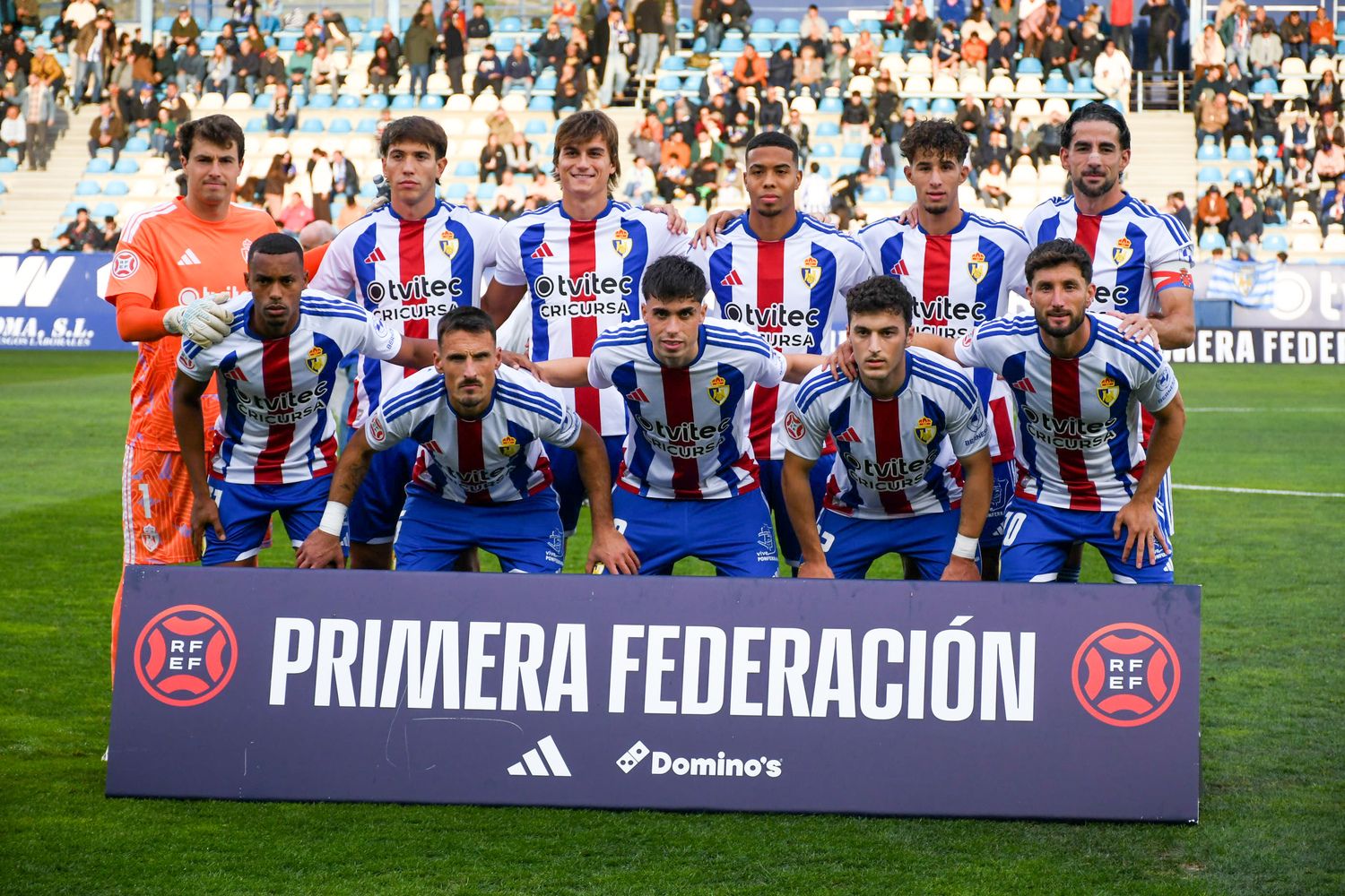 El Toralín se vuelca con la Ponferradina en su encuentro ante el Barakaldo | Daniel Merino El Toralín se vuelca con la Ponferradina en su encuentro ante el Barakaldo | Daniel Merino