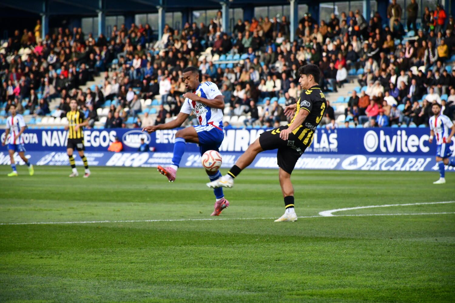 El Toralín se vuelca con la Ponferradina en su encuentro ante el Barakaldo | Daniel Merino El Toralín se vuelca con la Ponferradina en su encuentro ante el Barakaldo | Daniel Merino