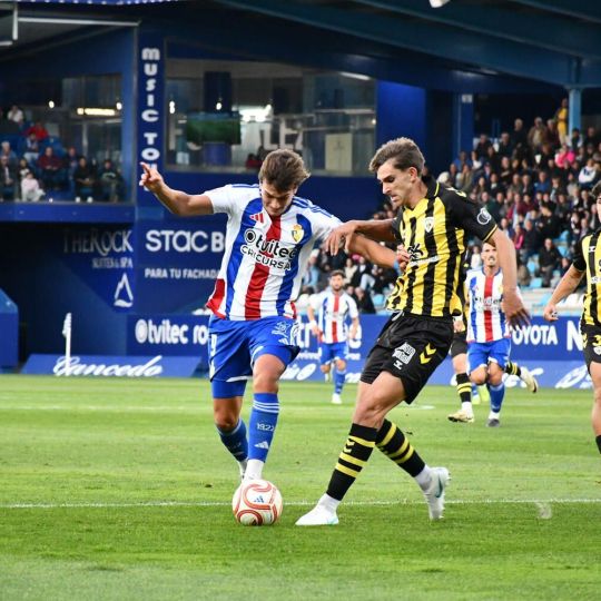 La Ponferradina se atasca ante el Barakaldo y suma su segundo partido en casa sin 'cosecha' de goles | Daniel Merino