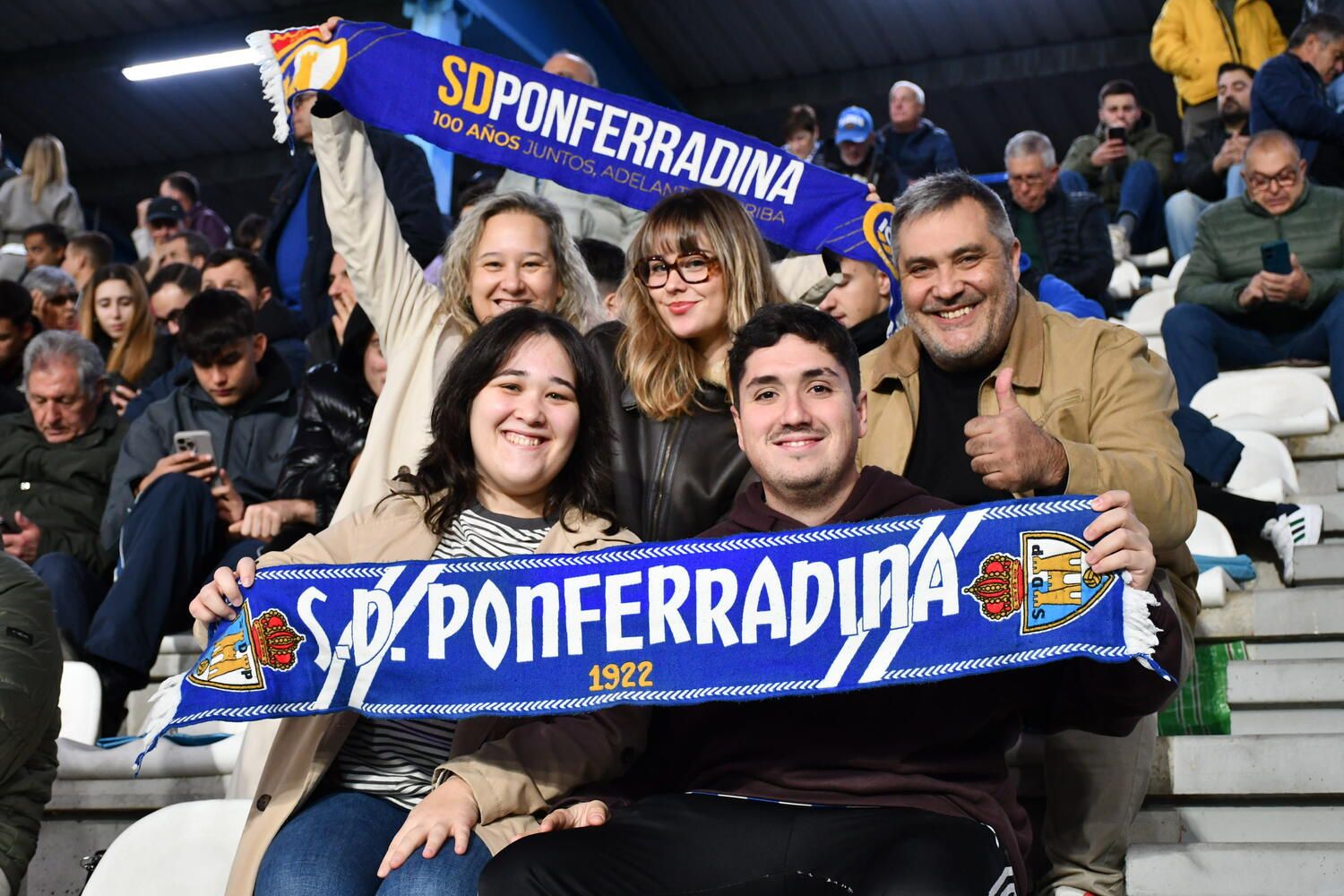 El Toralín se vuelca con la Ponferradina en su encuentro ante el Barakaldo | Daniel Merino