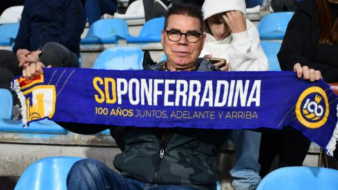El Toralín se vuelca con la Ponferradina en su encuentro ante el Barakaldo | Daniel Merino El Toralín se vuelca con la Ponferradina en su encuentro ante el Barakaldo | Daniel Merino