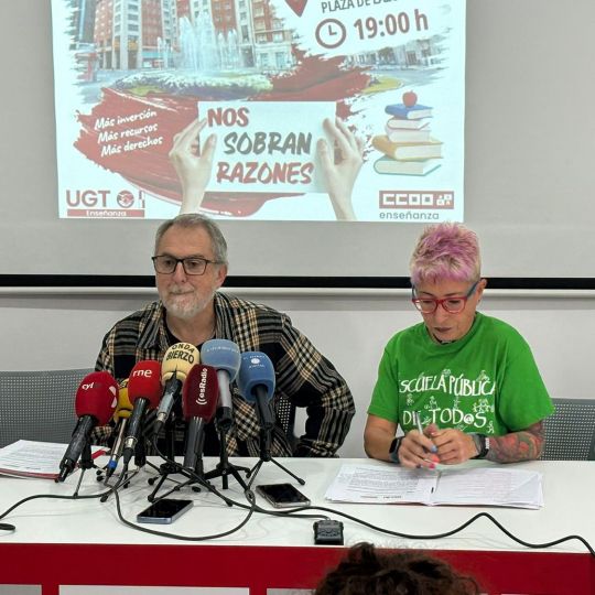 Los responsables de Enseñanza de UGT y CCOO en El Bierzo, Cristina Fernández González y Aurelio Iglesias Villanueva, respectivamente