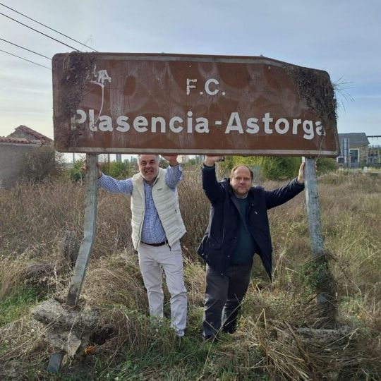 Los ayuntamientos de Astorga y La Bañeza se unen para exigir la reapertura del ramal ferroviario Los ayuntamientos de Astorga y La Bañeza se unen para exigir la reapertura del ramal ferroviario
