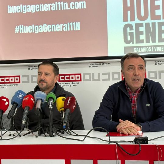 Los secretarios generales de CCOO y UGT en El Bierzo, Roberto Echegaray (izquierda) y Omar Rodríguez, respectivamente, han presentado la convocatoria de huelga general en El Bierzo Los secretarios generales de CCOO y UGT en El Bierzo, Roberto Echegaray (izquierda) y Omar Rodríguez, respectivamente, han presentado la convocatoria de huelga general en El Bierzo