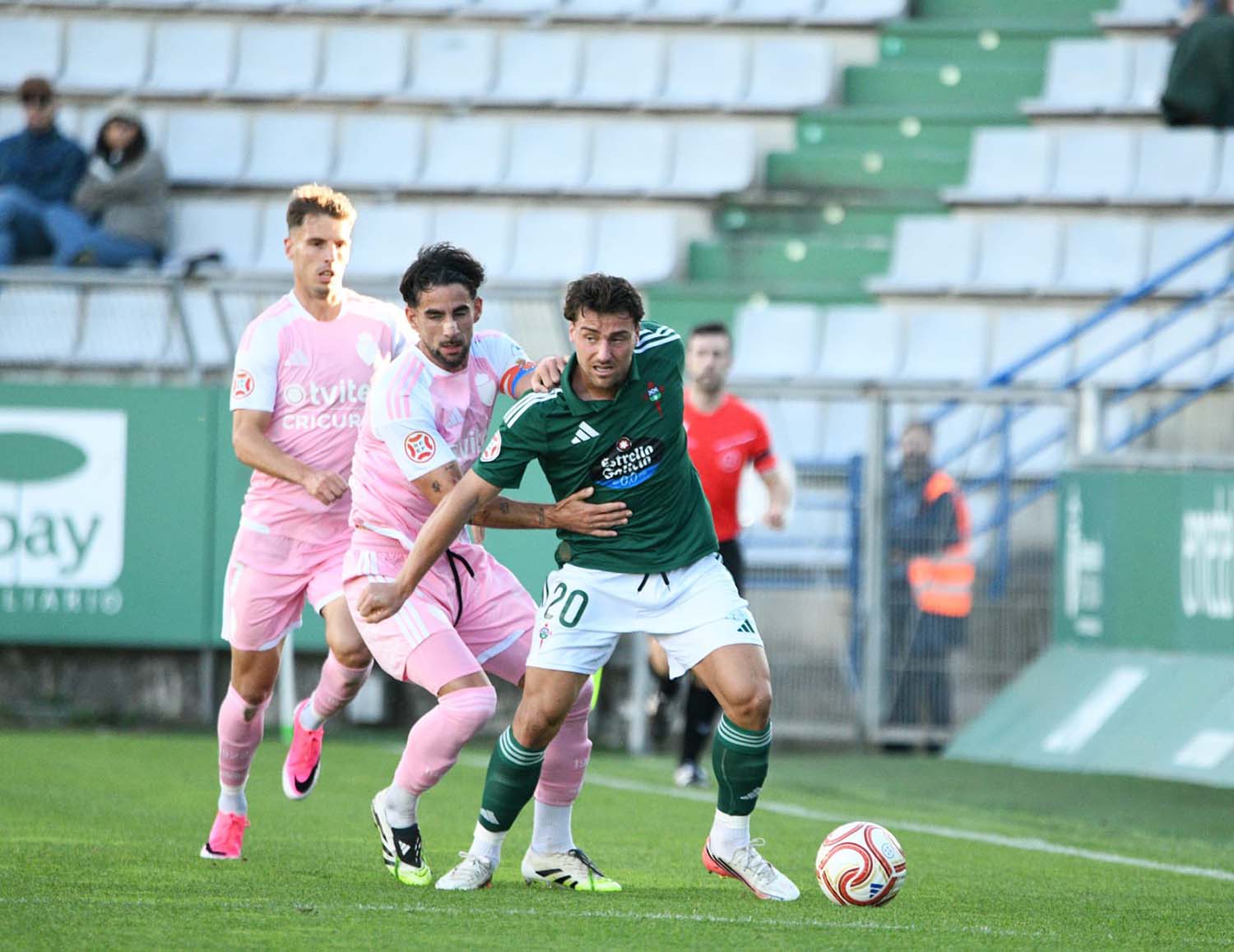 Partido entre el Racing de Ferrol y la Ponferradina: Redes de la Ponferradina Partido entre el Racing de Ferrol y la Ponferradina: Redes de la Ponferradina