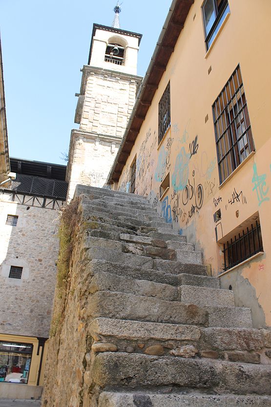 Escaleras de la calle Carnicerías, para acceder a la torre