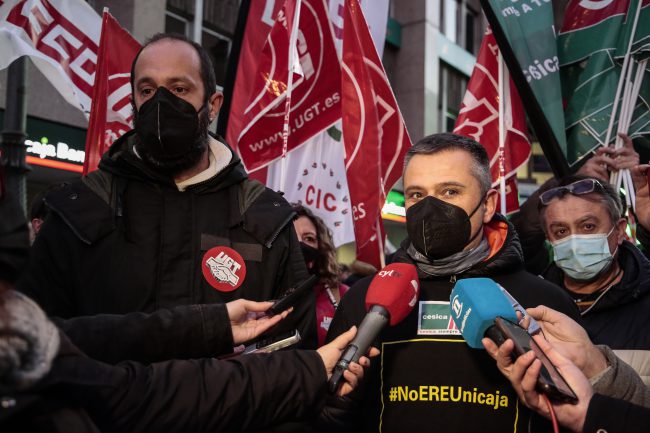 La jornada de huelga en Unicaja cierra el 95% de las oficinas en ...