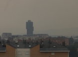La ciudad de Ponferrada cubierta de humo por los diferentes incendios que hay en la comarca del Bierzo