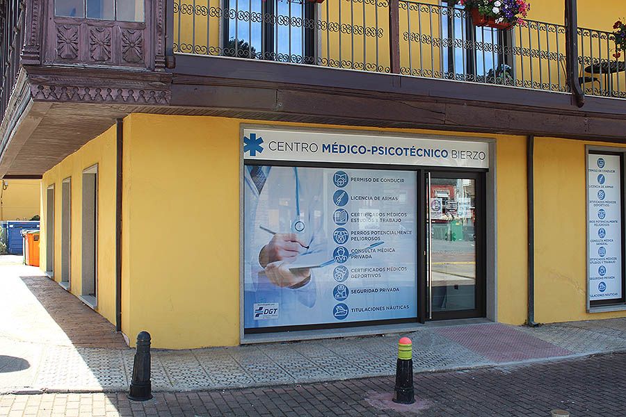 Camponaraya inaugura el Centro MédicoPsicotécnico Bierzo, una apuesta