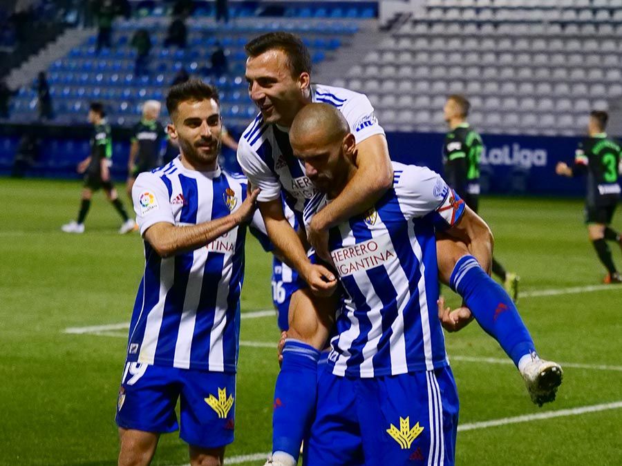 El gol de Yuri no cesa… La Ponferradina vence al Leganés en un duelo de  goles hasta el final (3-2) – INFO BIERZO